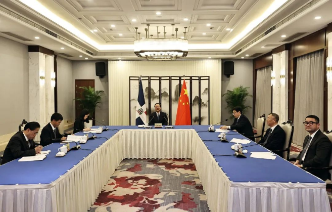 9001cc金沙以诚为本环境“助力”多米尼加清运垃圾，毛伟明省长出席线上交代典礼